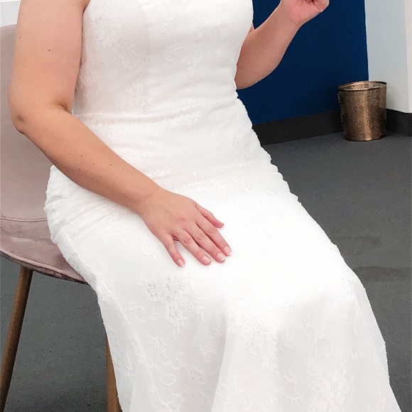 Ivory Lace Strapless Wedding Dress - NWT - Picture 14 of 16